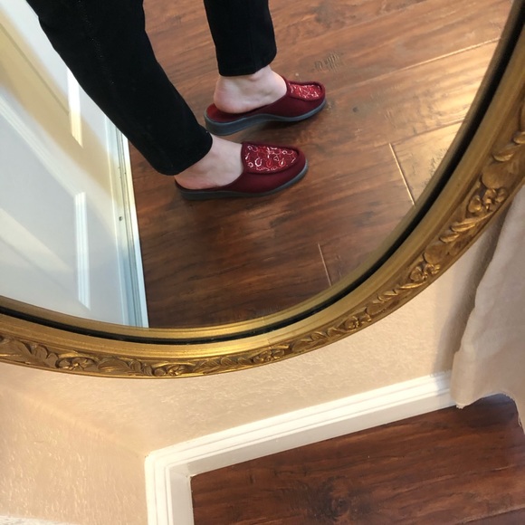 Beautiful floral shoes! - Picture 10 of 10